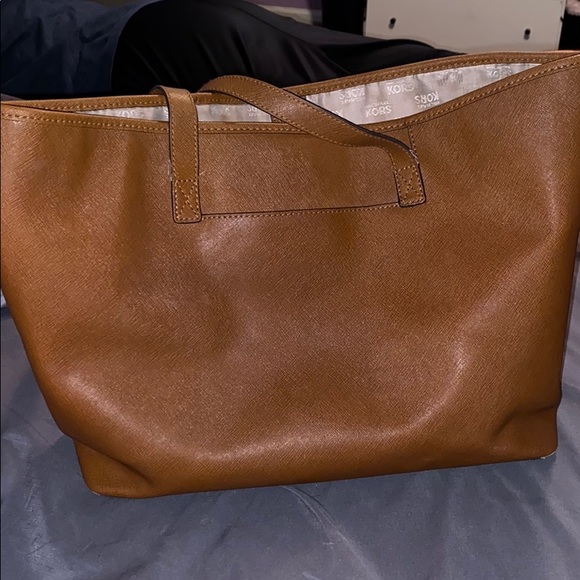 Michael Kors matching set with purse and wallet - Picture 6 of 8